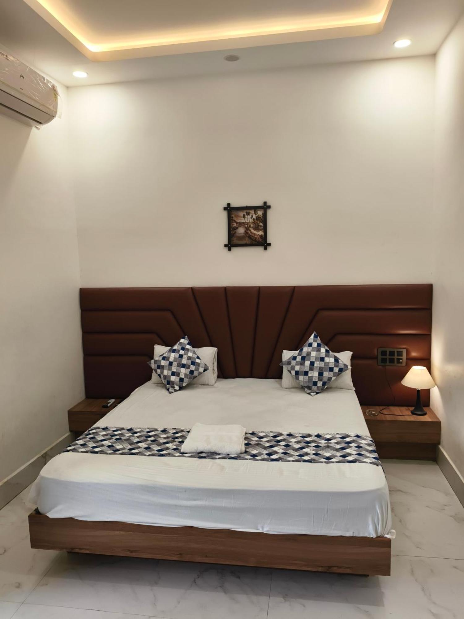 Hotel Modi Palace, Chanderi Mp Zewnętrze zdjęcie